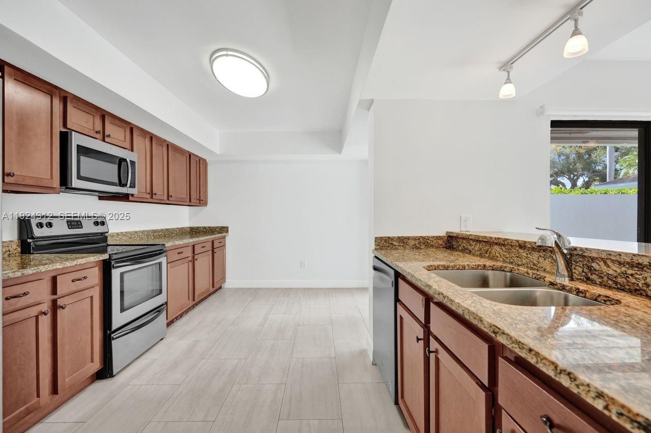 9 S Lakeshore Dr, Hypoluxo, FL 33462 Photo