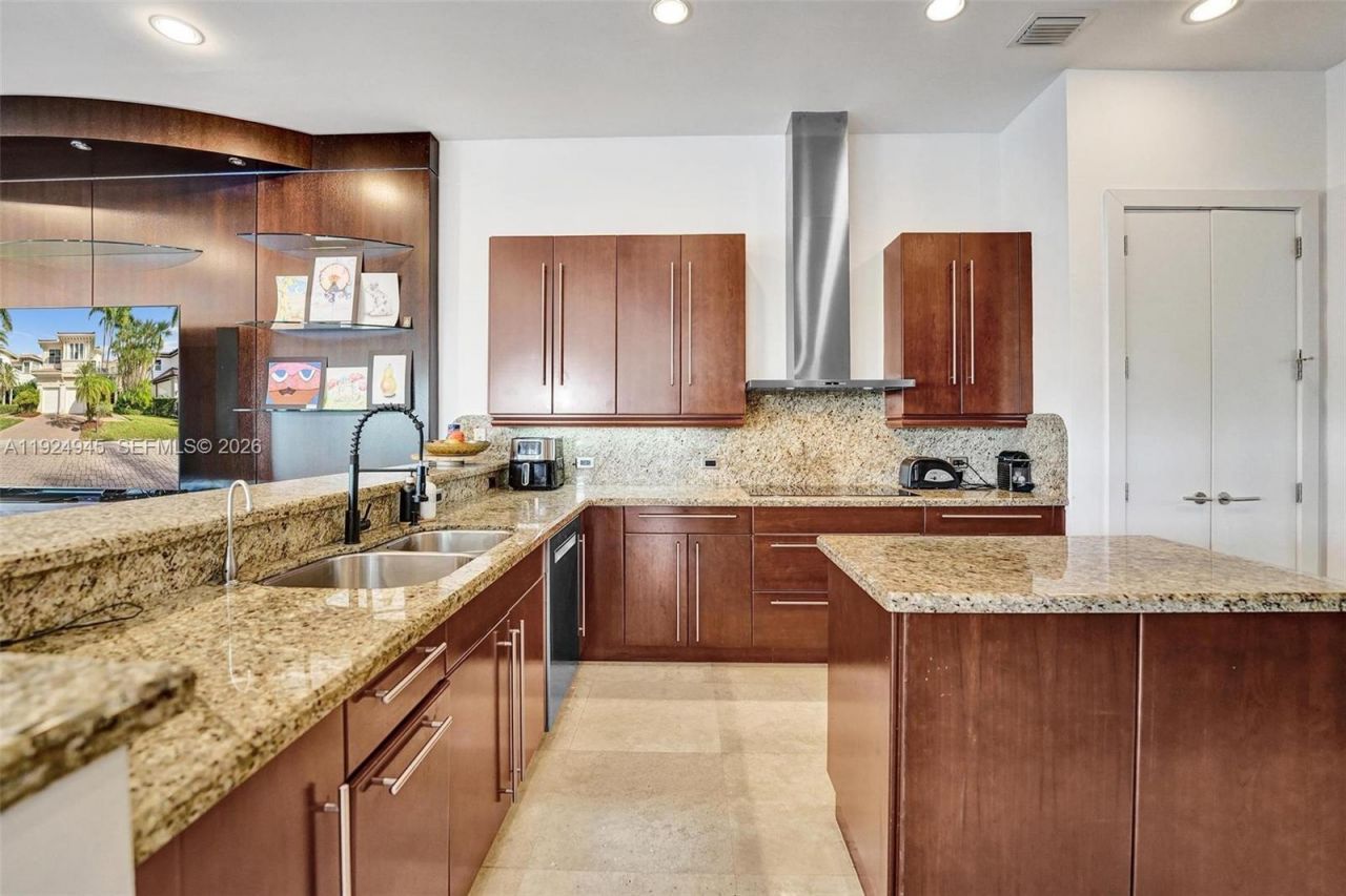 1575 Windjammer Way, Hollywood, FL 33019 Photo