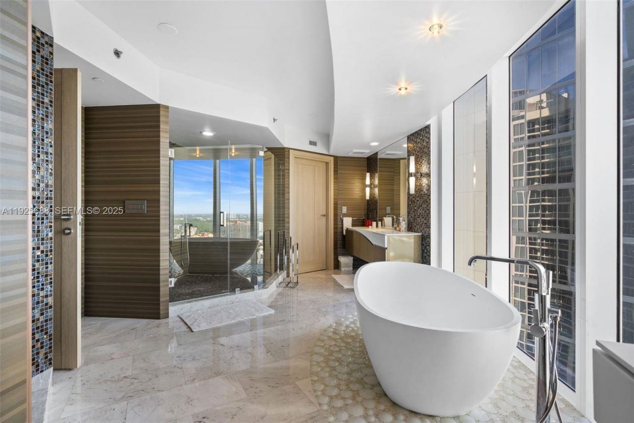 17201 Collins Ave, Unit 3505, Sunny Isles Beach, FL 33160 Photo