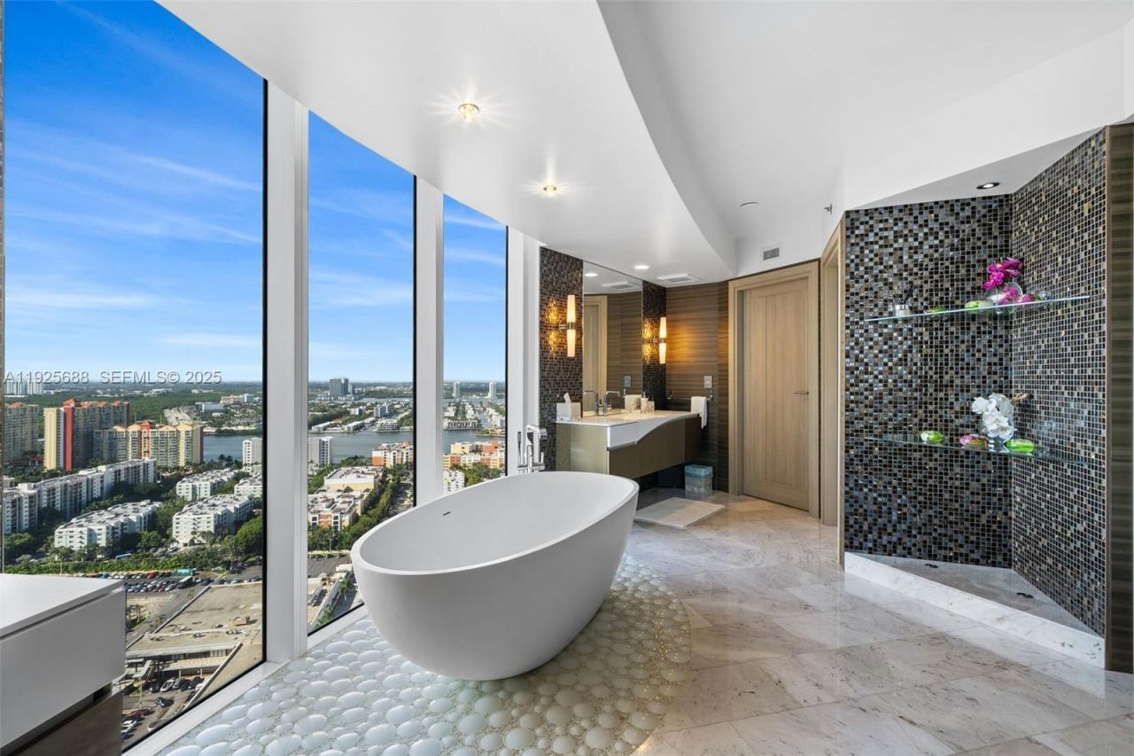 17201 Collins Ave, Unit 3505, Sunny Isles Beach, FL 33160 Photo