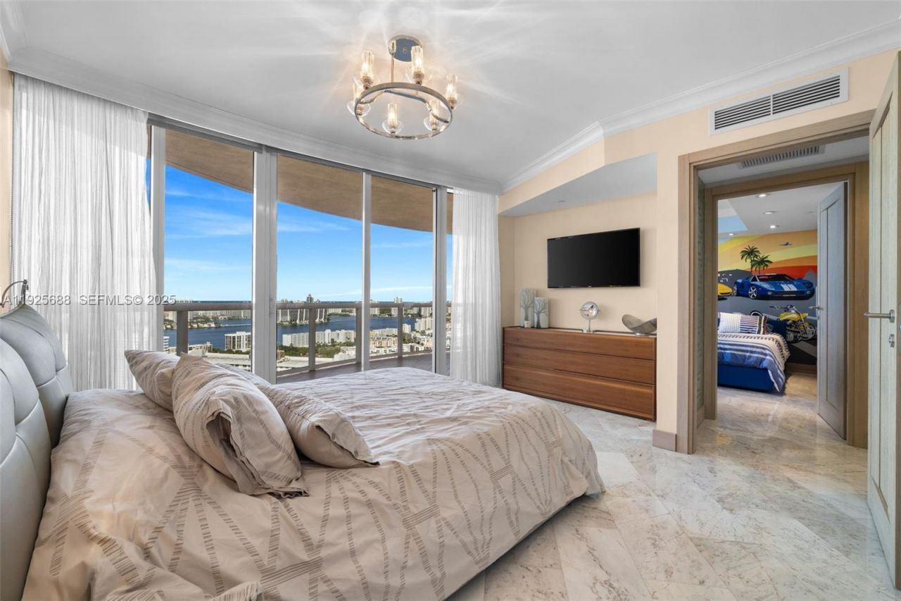 17201 Collins Ave, Unit 3505, Sunny Isles Beach, FL 33160 Photo