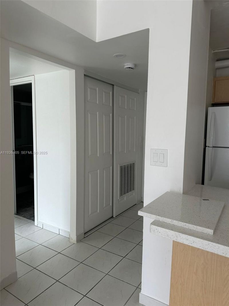 210 172nd St, Unit 542, Sunny Isles Beach, FL 33160 Photo