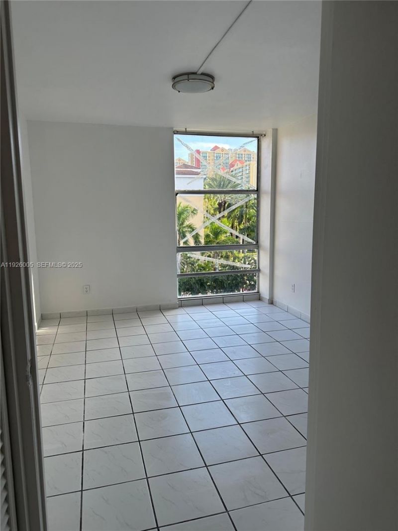 210 172nd St, Unit 542, Sunny Isles Beach, FL 33160 Photo