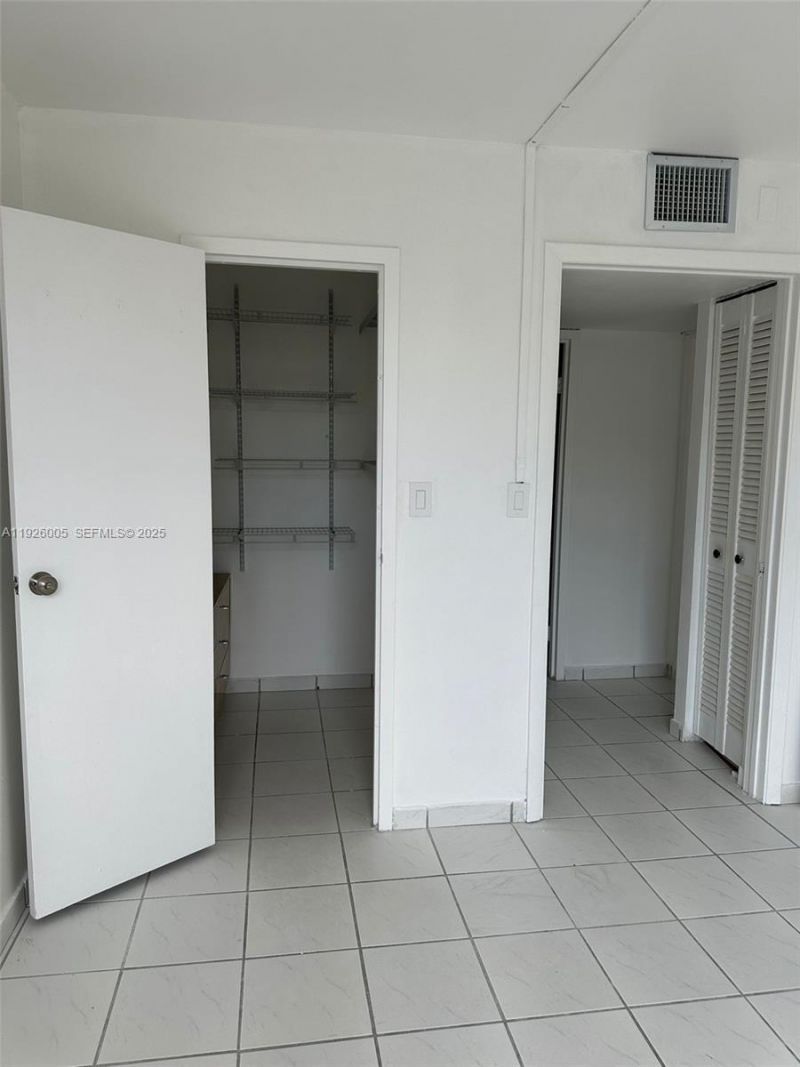 210 172nd St, Unit 542, Sunny Isles Beach, FL 33160 Photo