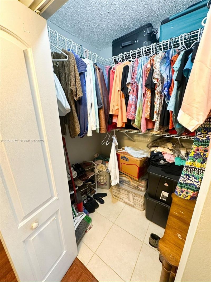 2860 Somerset Dr, Unit 400K, Lauderdale Lakes, FL 33311 Photo