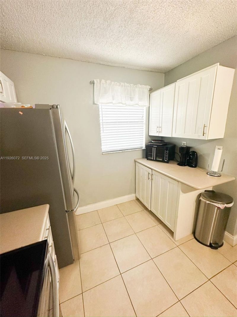 2860 Somerset Dr, Unit 400K, Lauderdale Lakes, FL 33311 Photo