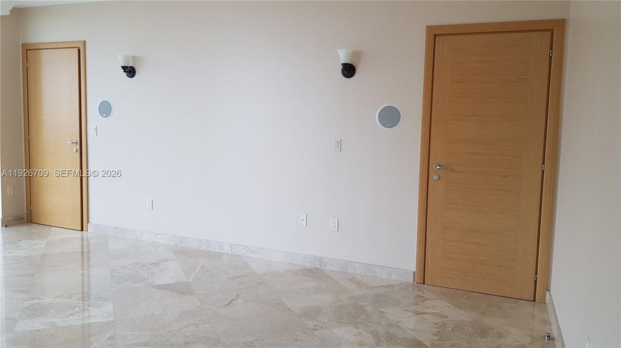 1850 S Ocean Dr, Unit 1405, Hallandale Beach, FL 33009 Photo