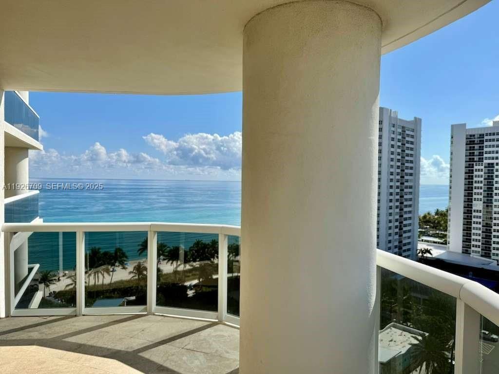1850 S Ocean Dr, Unit 1405, Hallandale Beach, FL 33009 Photo