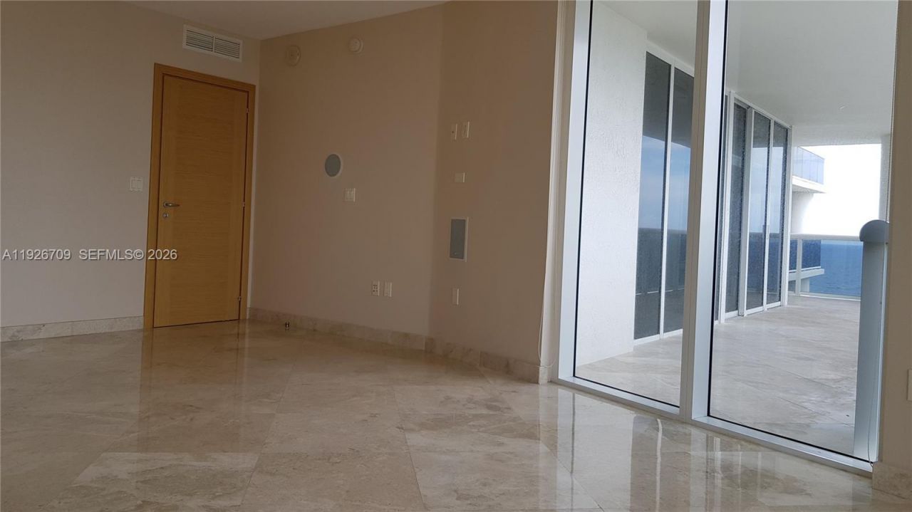 1850 S Ocean Dr, Unit 1405, Hallandale Beach, FL 33009 Photo