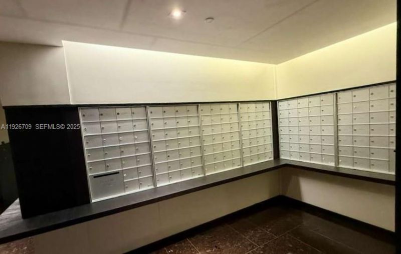 1850 S Ocean Dr, Unit 1405, Hallandale Beach, FL 33009 Photo