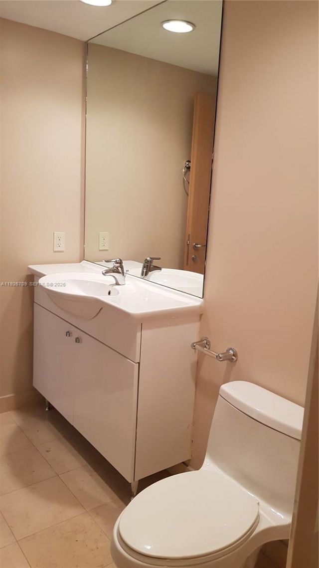1850 S Ocean Dr, Unit 1405, Hallandale Beach, FL 33009 Photo