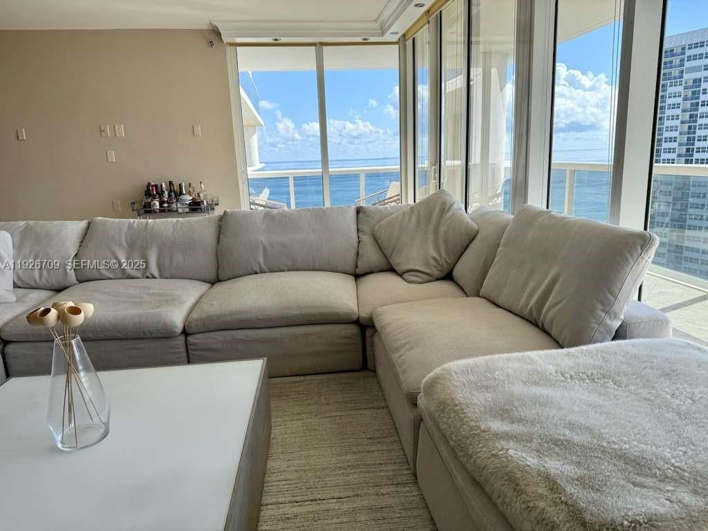 1850 S Ocean Dr, Unit 1405, Hallandale Beach, FL 33009 Photo