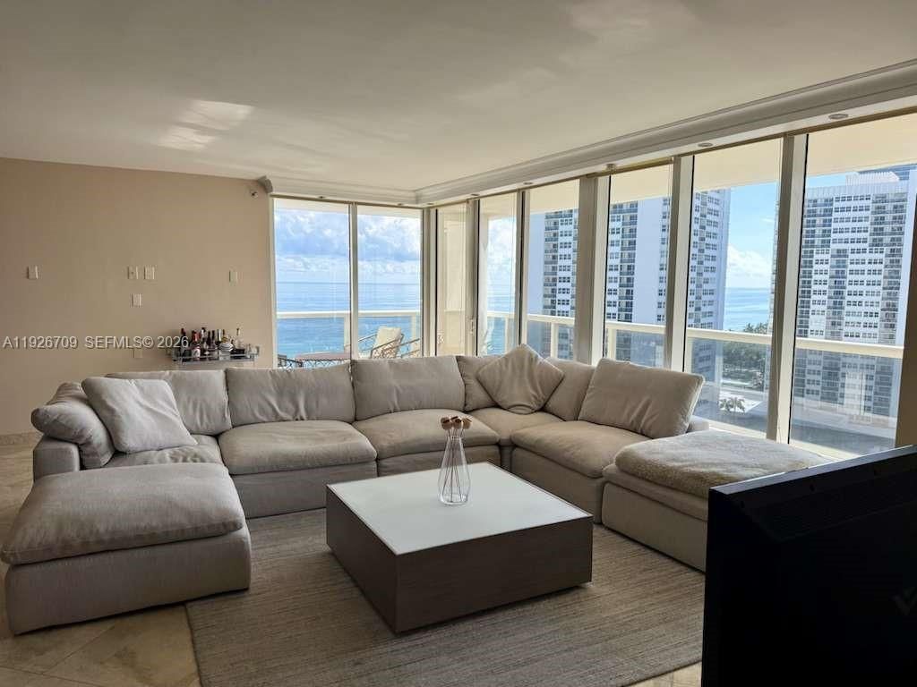 1850 S Ocean Dr, Unit 1405, Hallandale Beach, FL 33009 Photo