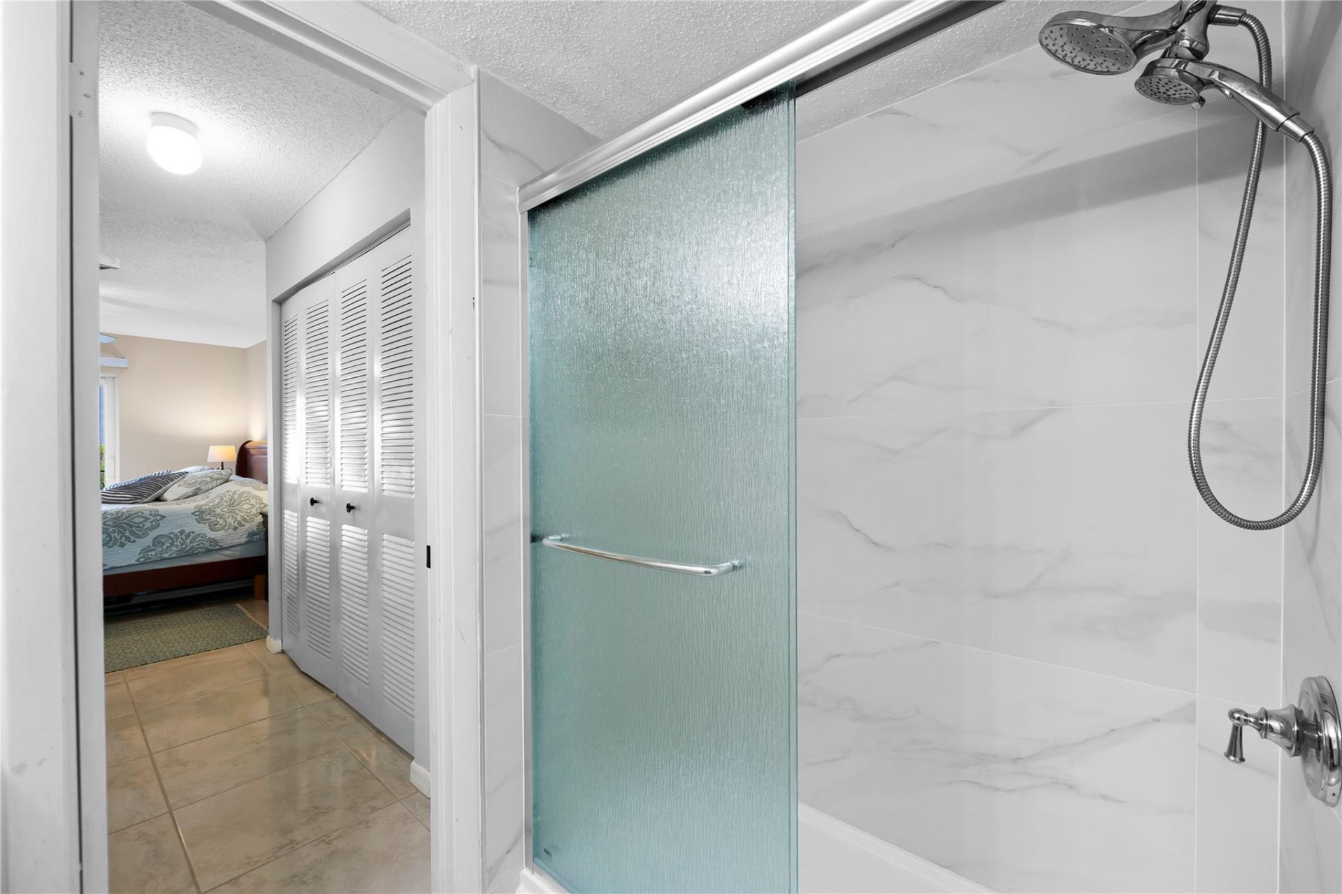 3909 N Ocean Boulevard, Unit 410, Fort Lauderdale, FL 33308 Photo