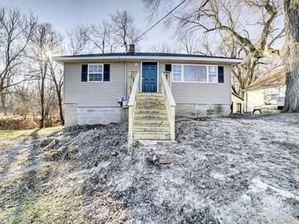 379 W North Street, Watseka, IL 60970