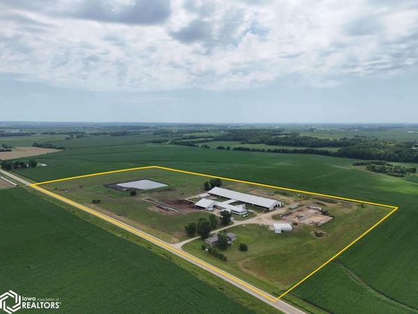 1350 Waubeek Rd., Central City, IA 52214