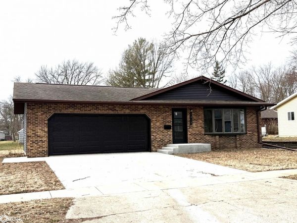 1414 E Linden Street, Algona, IA 50511