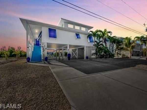 4081 Galt Island AVE, ST. JAMES CITY, FL 33956