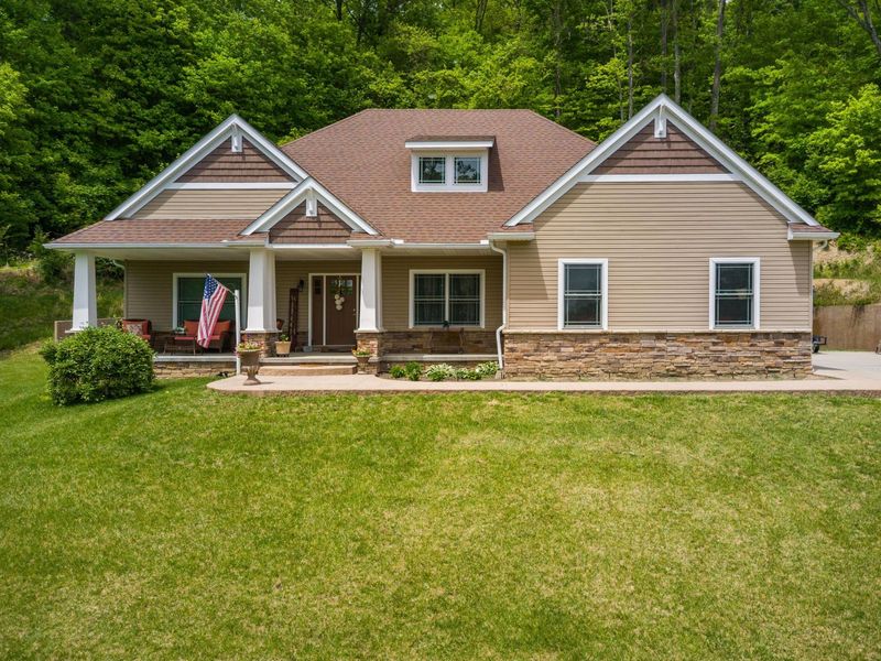 290 Jenna Drive, Newark, OH 43055 Photo 1