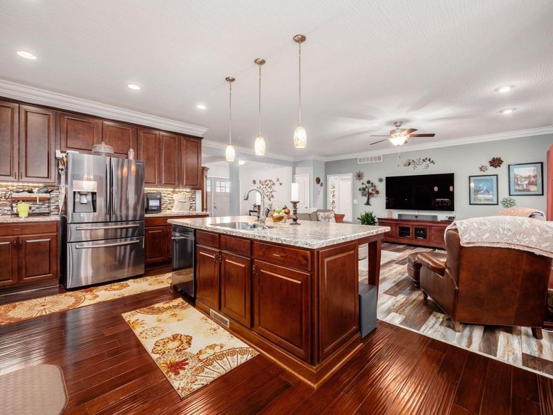 290 Jenna Drive, Newark, OH 43055 Photo 5