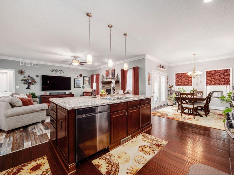 290 Jenna Drive, Newark, OH 43055 Photo 6