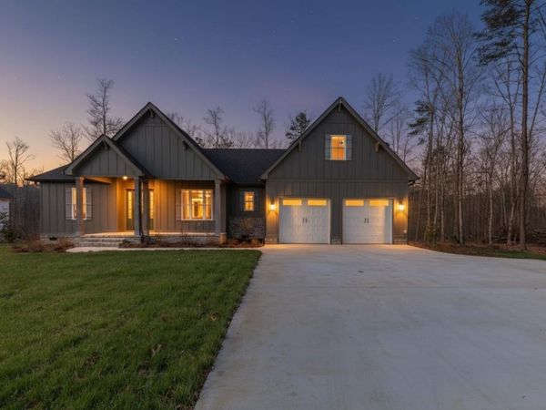 2796 Mowbray Pike, Soddy Daisy, TN 37379