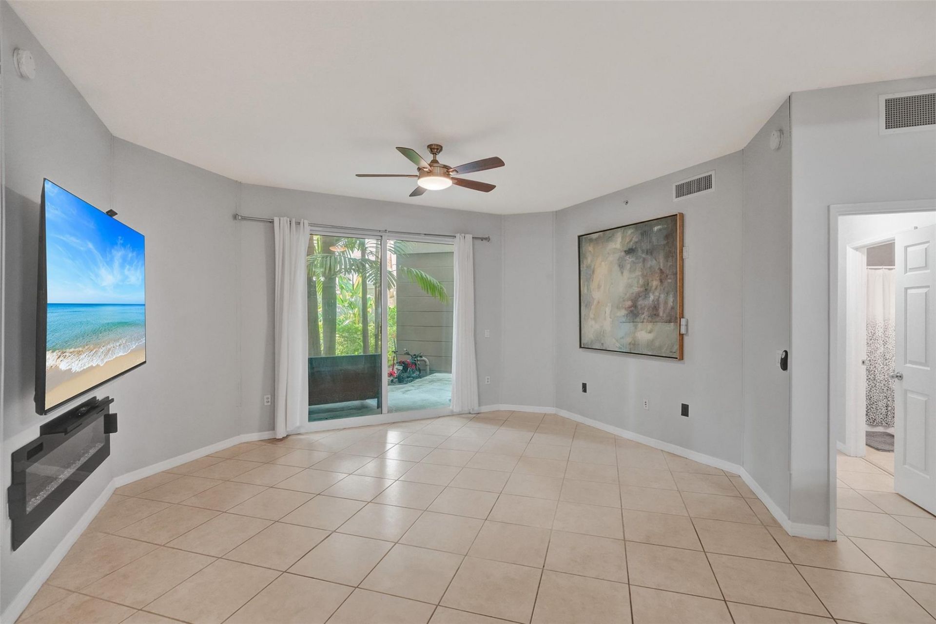 2421 NE 65th St, Unit 2-113, Fort Lauderdale, FL 33308 Photo