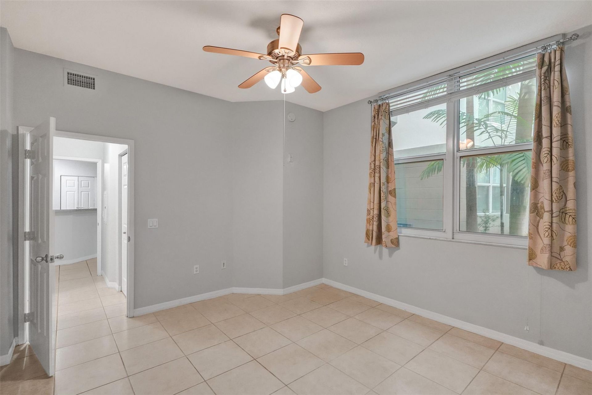 2421 NE 65th St, Unit 2-113, Fort Lauderdale, FL 33308 Photo