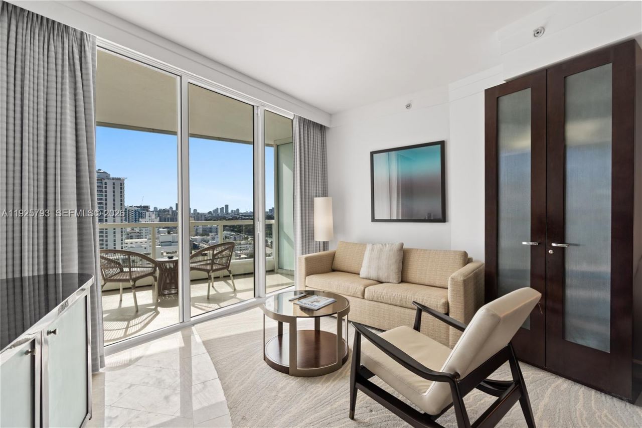 4391 Collins Ave, Unit 1814, Miami Beach, FL 33140 Photo