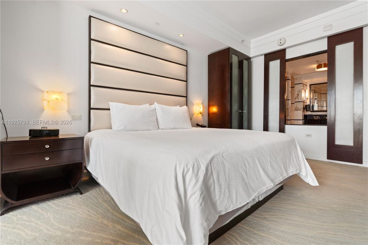 4391 Collins Ave, Unit 1814, Miami Beach, FL 33140 Photo