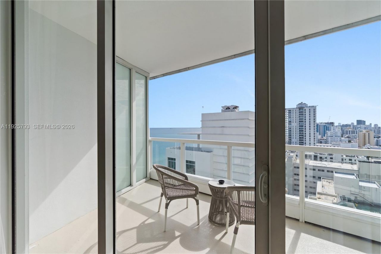 4391 Collins Ave, Unit 1814, Miami Beach, FL 33140 Photo