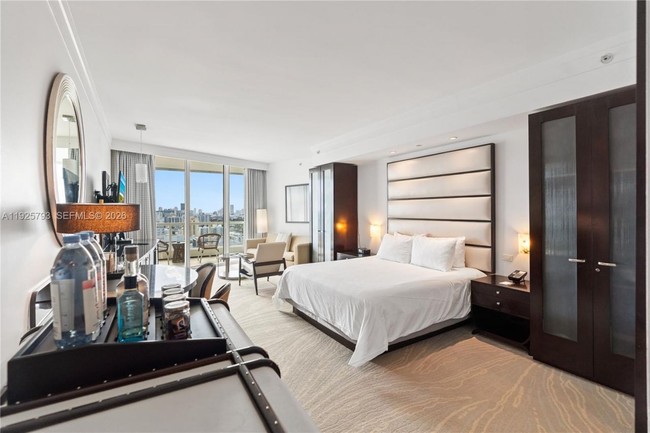 4391 Collins Ave, Unit 1814, Miami Beach, FL 33140 Photo