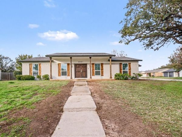 4551 Parkwood Drive, Forest Hill, TX 76140