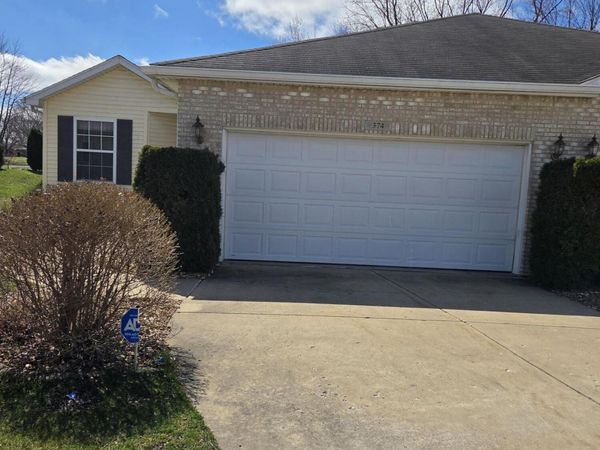 374 Glenallyn Drive, Valparaiso, IN 46383