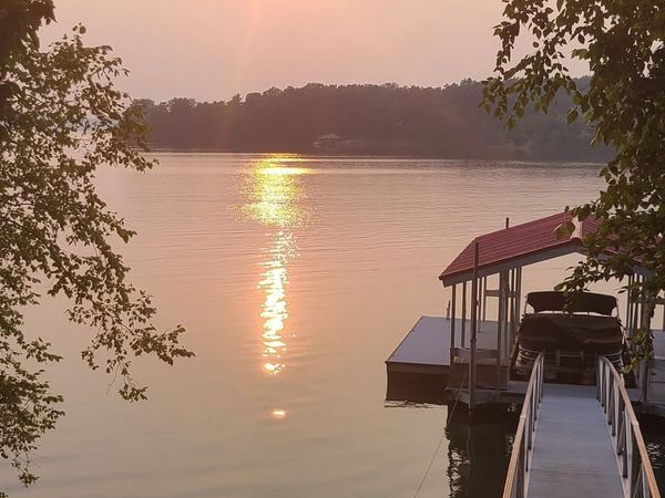 359 Riverview Dr, Dover, TN 37058