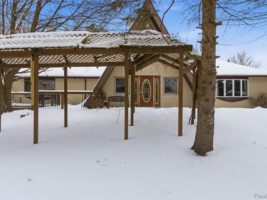 7261 Hashley Road, Sharon Twp, MI 48158