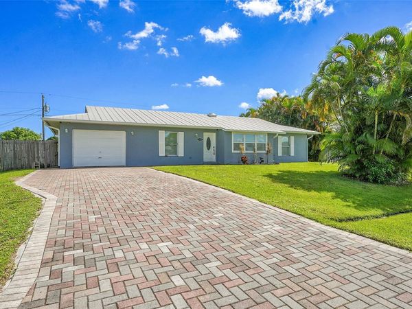 709 SW Dorchester St, Port St Lucie, FL 34983