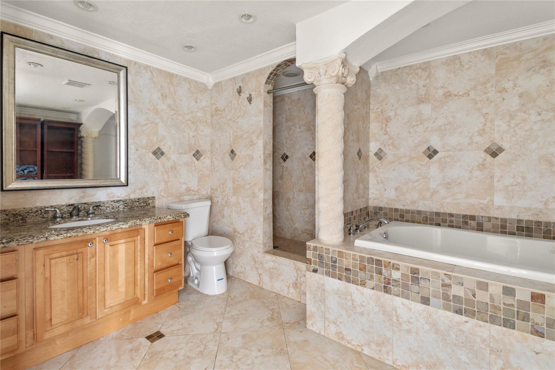 3900 Oaks Clubhouse Drive, Unit 507, Pompano Beach, FL 33069 Photo