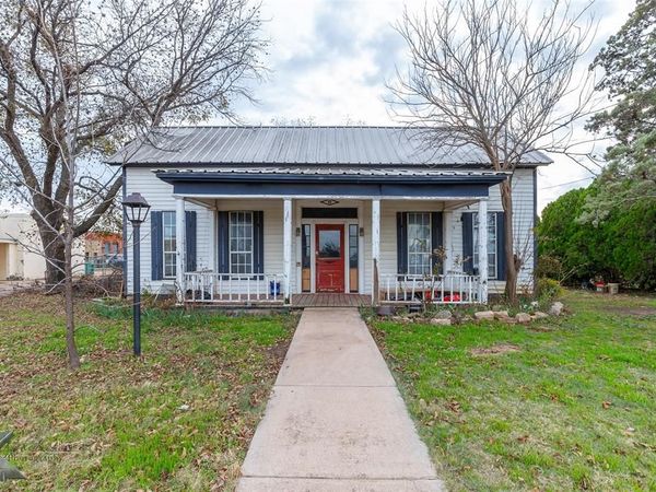 141 W 3rd Street, Baird, TX 79504