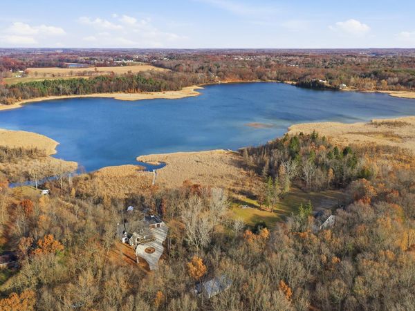 8035 Hidden Shores Drive, Fenton, MI 48430