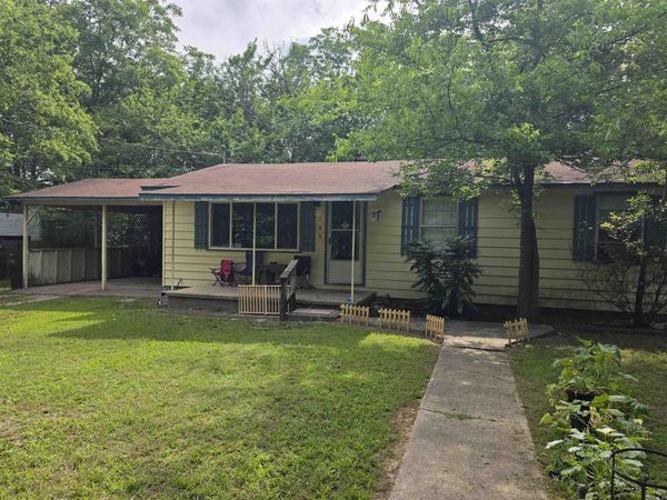 109 S Adams Street, Mena, AR 71953