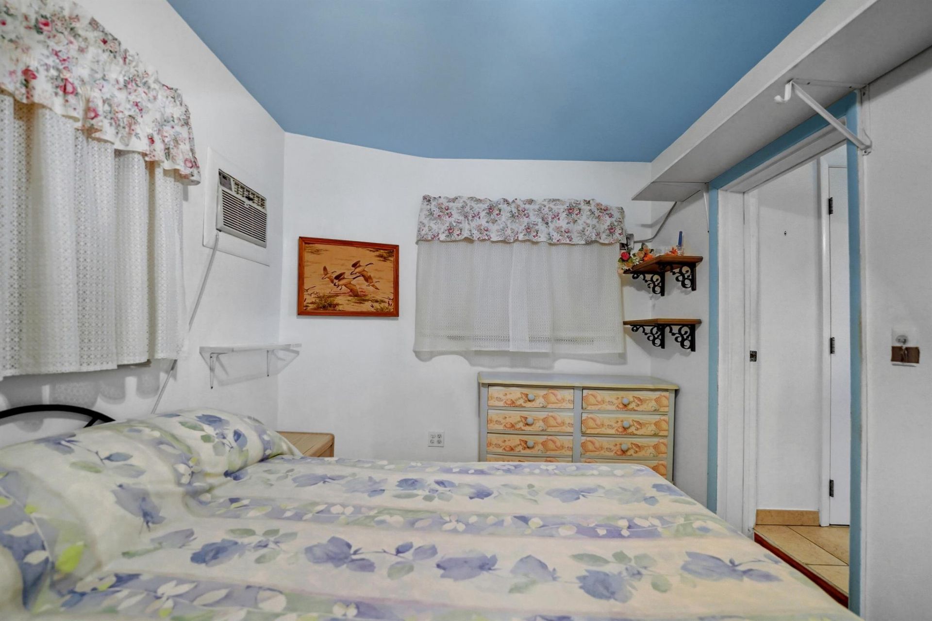 2285 NE 136th Lane, North Miami Beach, FL 33181 Photo