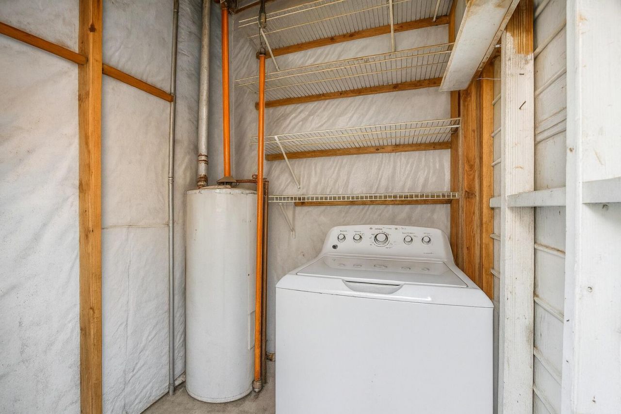 2285 NE 136th Lane, North Miami Beach, FL 33181 Photo