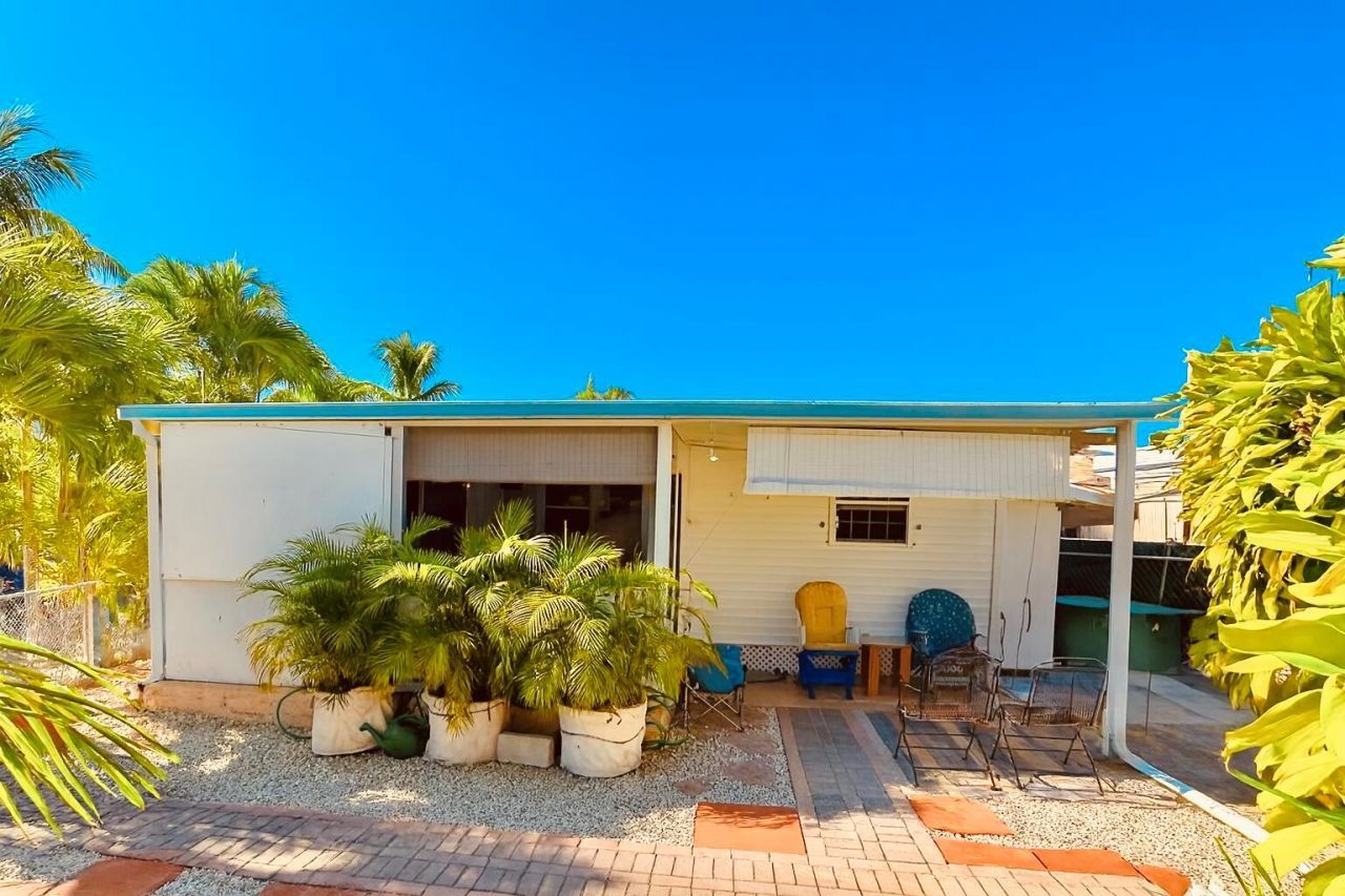 2285 NE 136th Lane, North Miami Beach, FL 33181 Photo