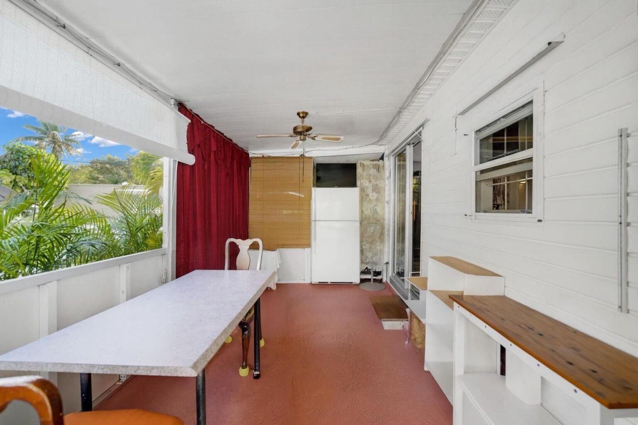 2285 NE 136th Lane, North Miami Beach, FL 33181 Photo