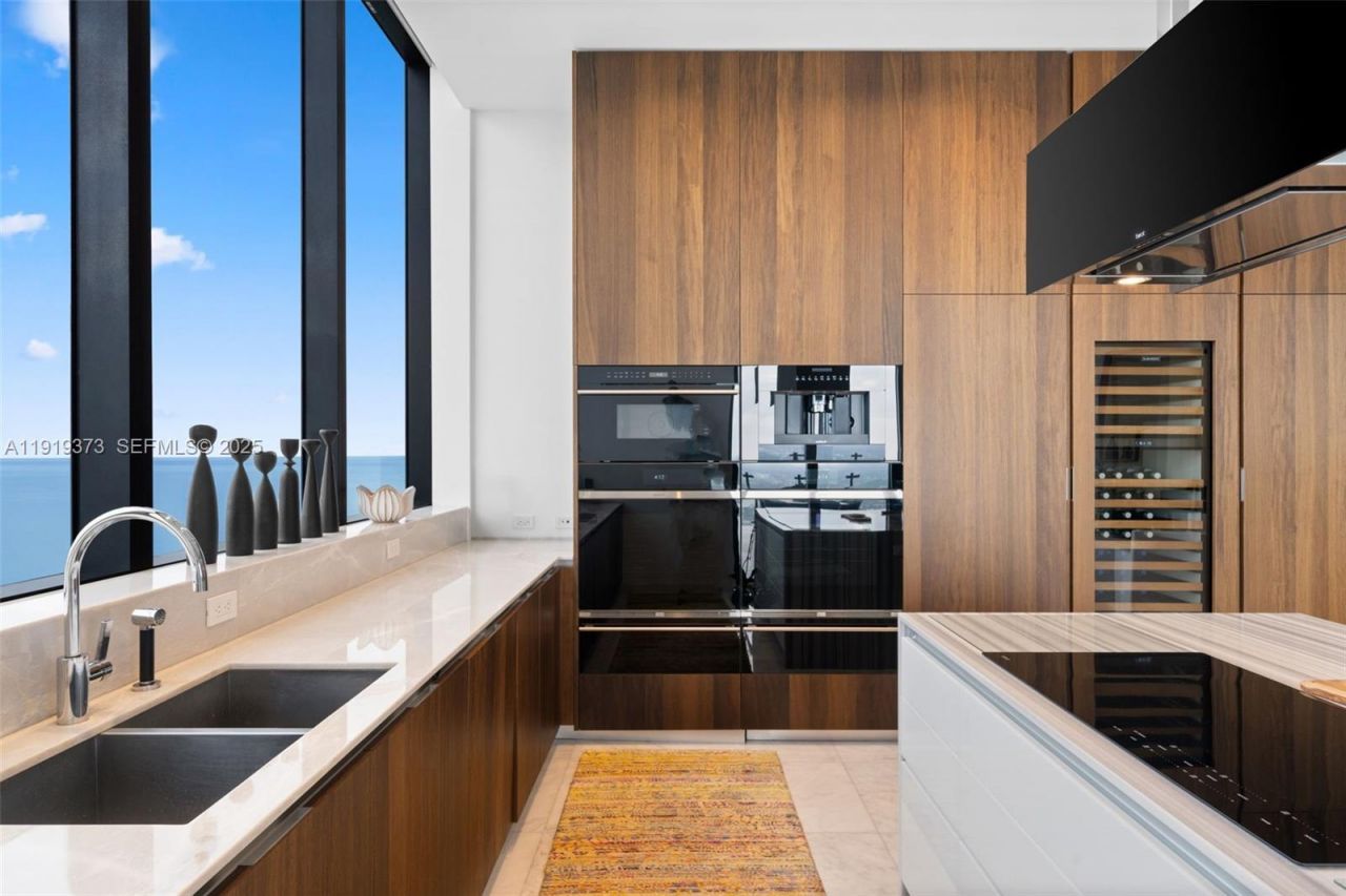 17141 Collins Ave, Unit 4002, Sunny Isles Beach, FL 33160 Photo