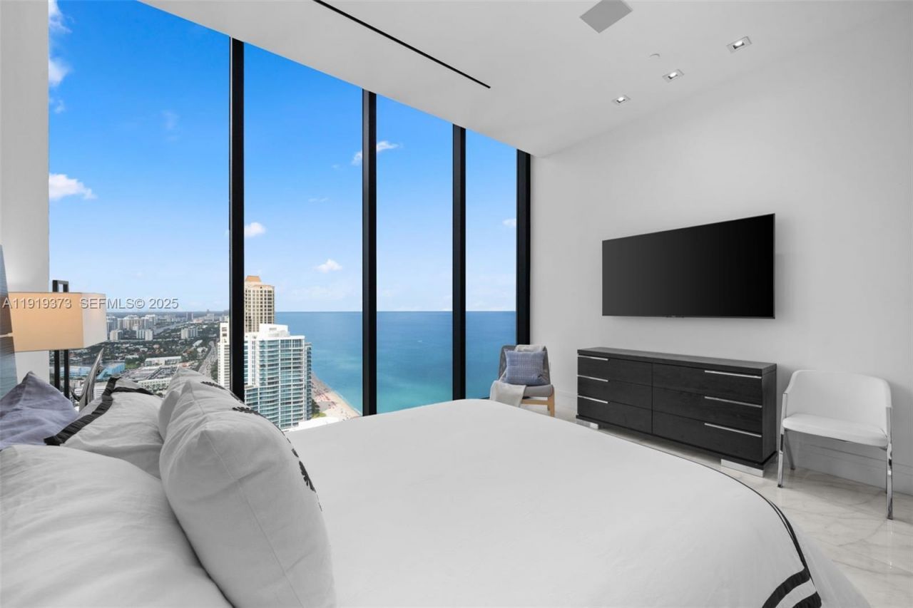 17141 Collins Ave, Unit 4002, Sunny Isles Beach, FL 33160 Photo