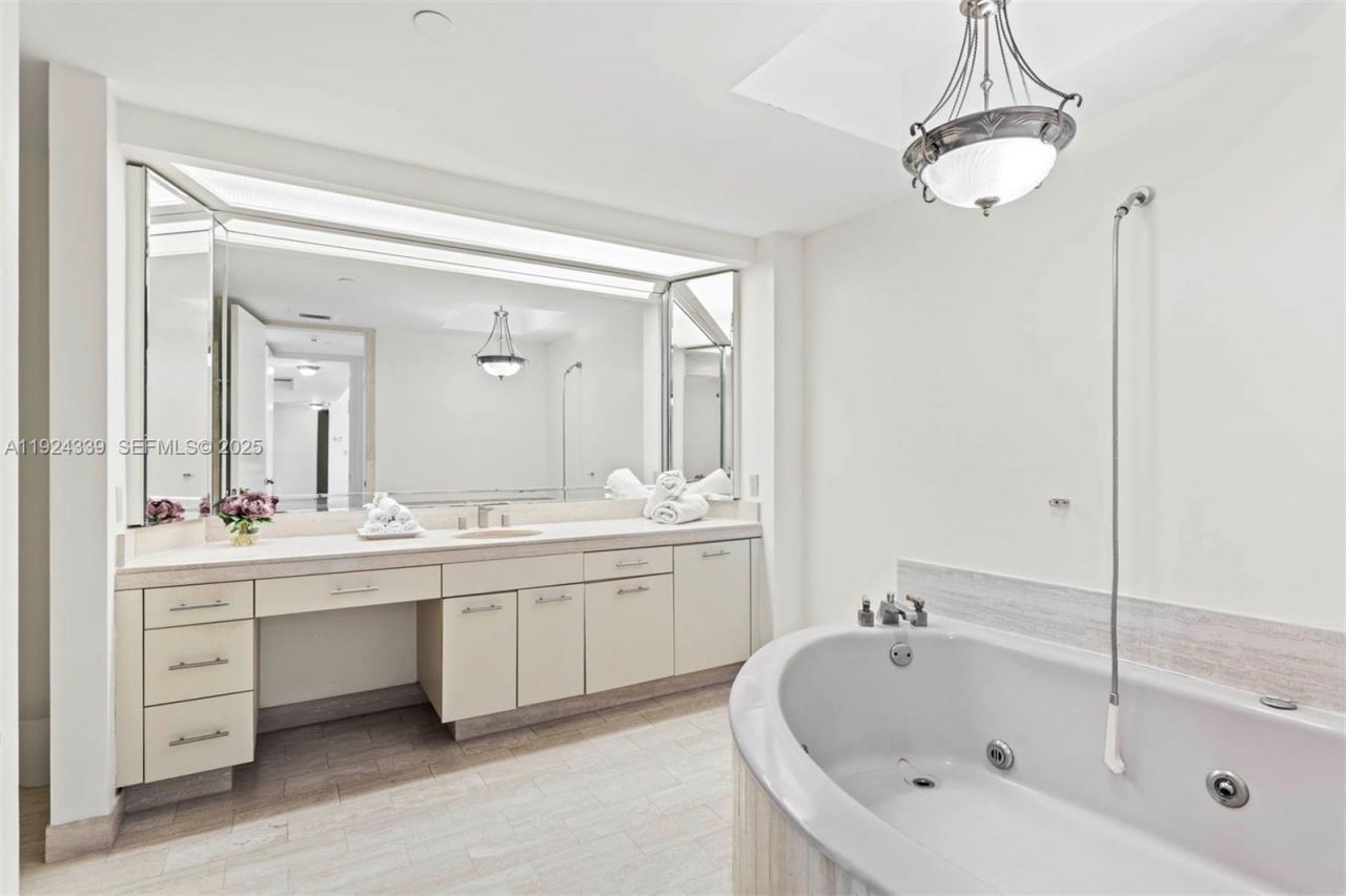 19500 Turnberry Way, Unit 26-C, Aventura, FL 33180 Photo