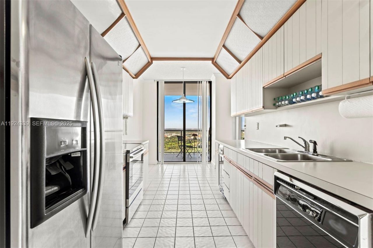 19500 Turnberry Way, Unit 26-C, Aventura, FL 33180 Photo