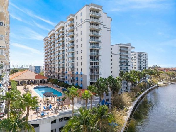 5077 NW 7th St, Unit 610, Miami, FL 33126